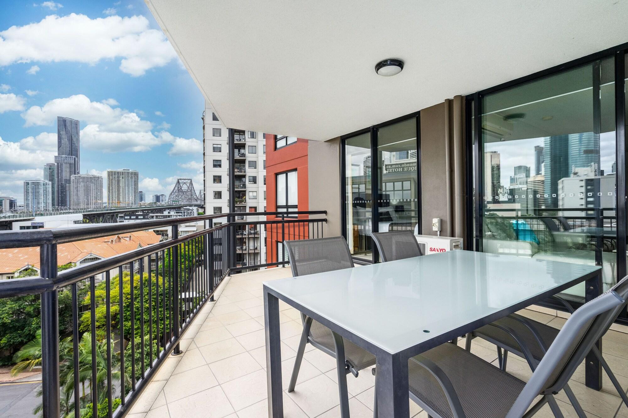 Aparthotel The Docks On Goodwin Brisbane Esterno foto